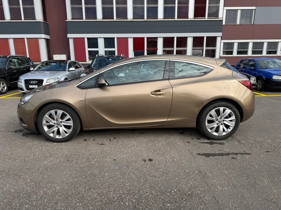 OPEL Astra GTC 1,7 Diesel-image-4