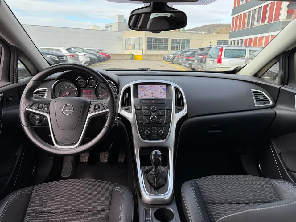 OPEL Astra GTC 1,7 Diesel-image-8