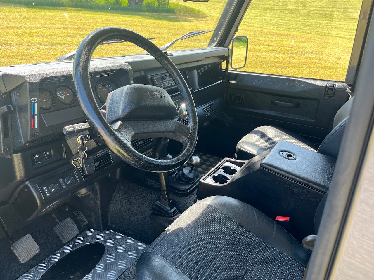 LAND ROVER Defender 110 SW 2.5 Td5-image-7