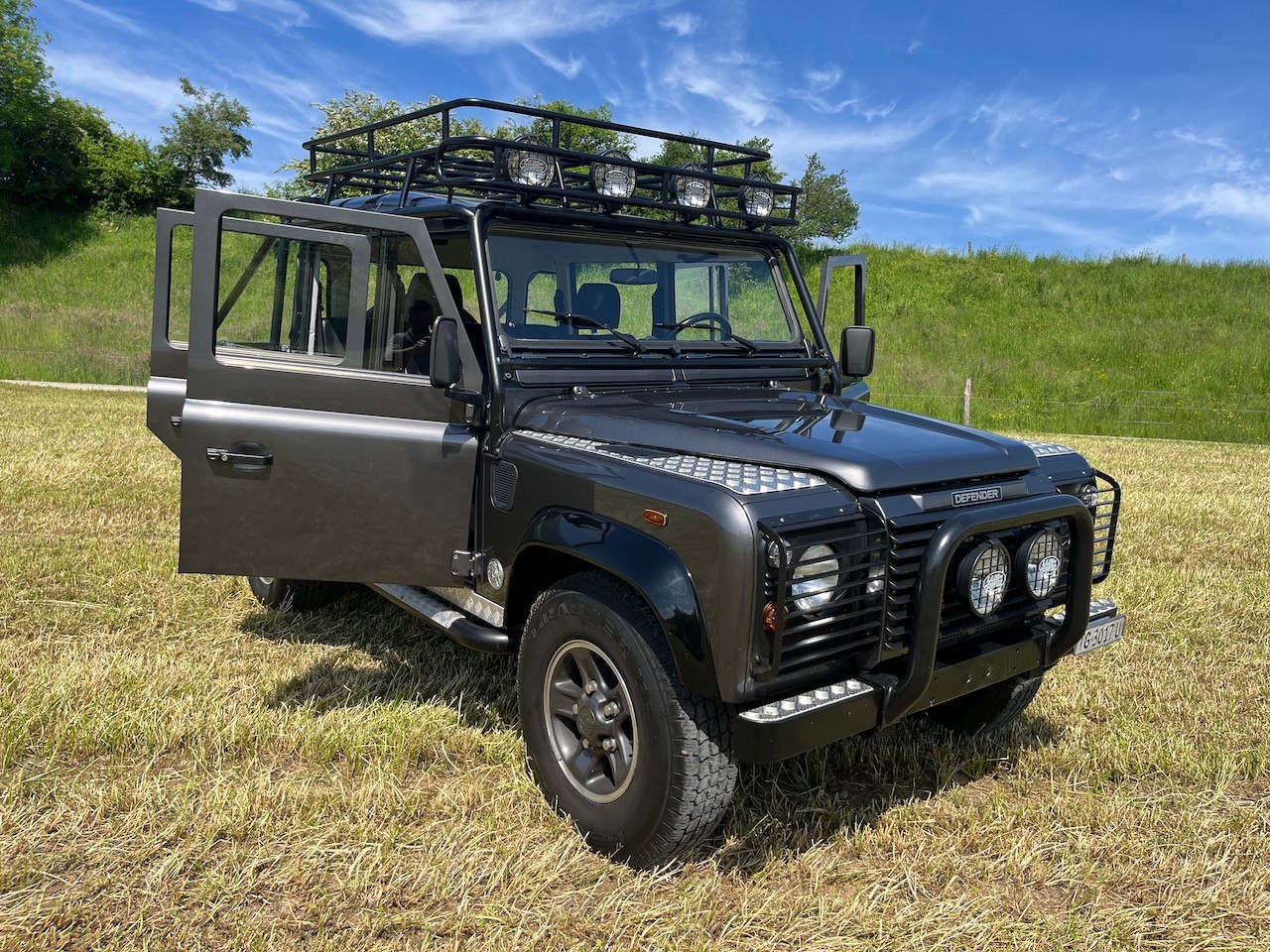 LAND ROVER Defender 110 SW 2.5 Td5-image-13