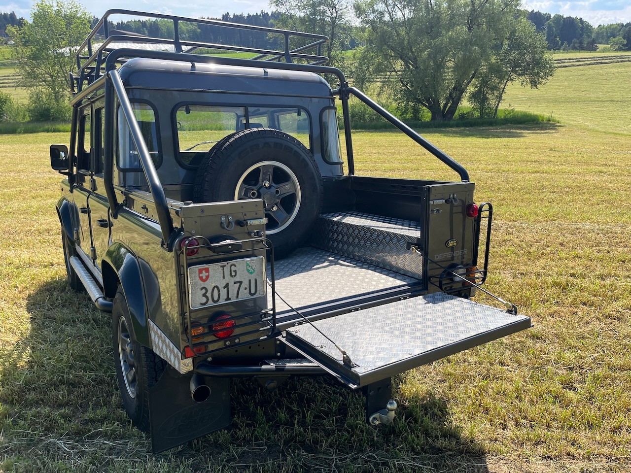 LAND ROVER Defender 110 SW 2.5 Td5-image-11