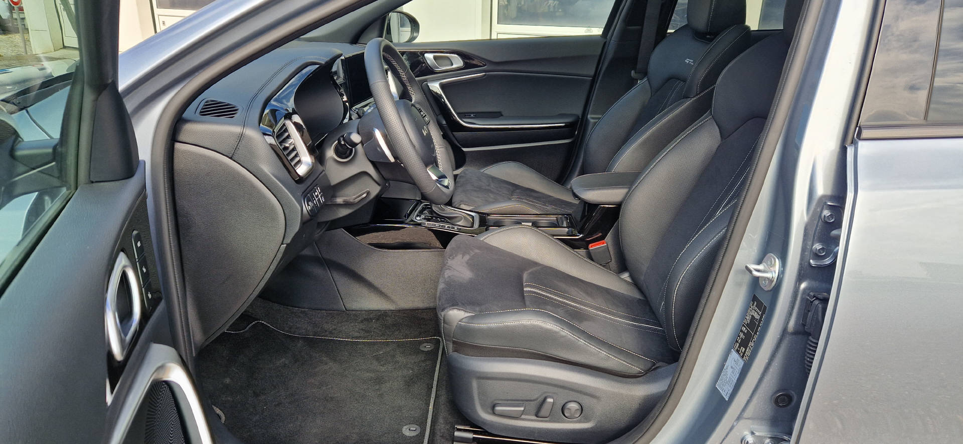KIA XCeed 1.5 T-GDi GT-Line-image-5