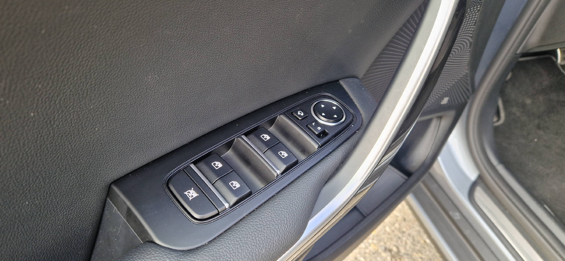 KIA XCeed 1.5 T-GDi GT-Line-image-3