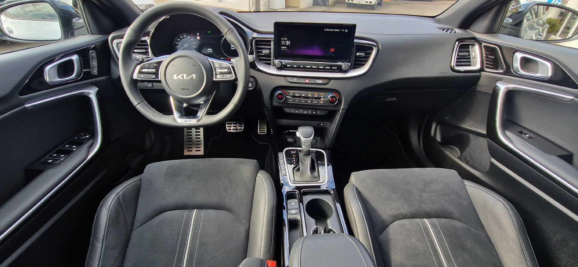 KIA XCeed 1.5 T-GDi GT-Line-image-7
