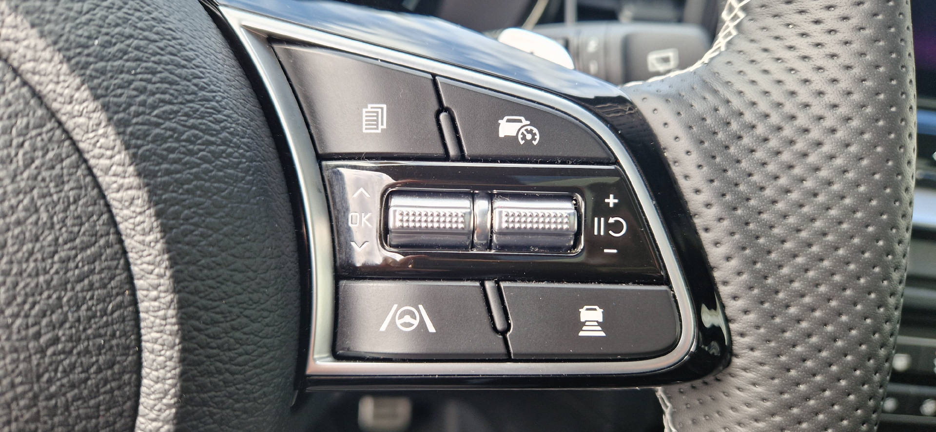 KIA XCeed 1.5 T-GDi GT-Line-image-13