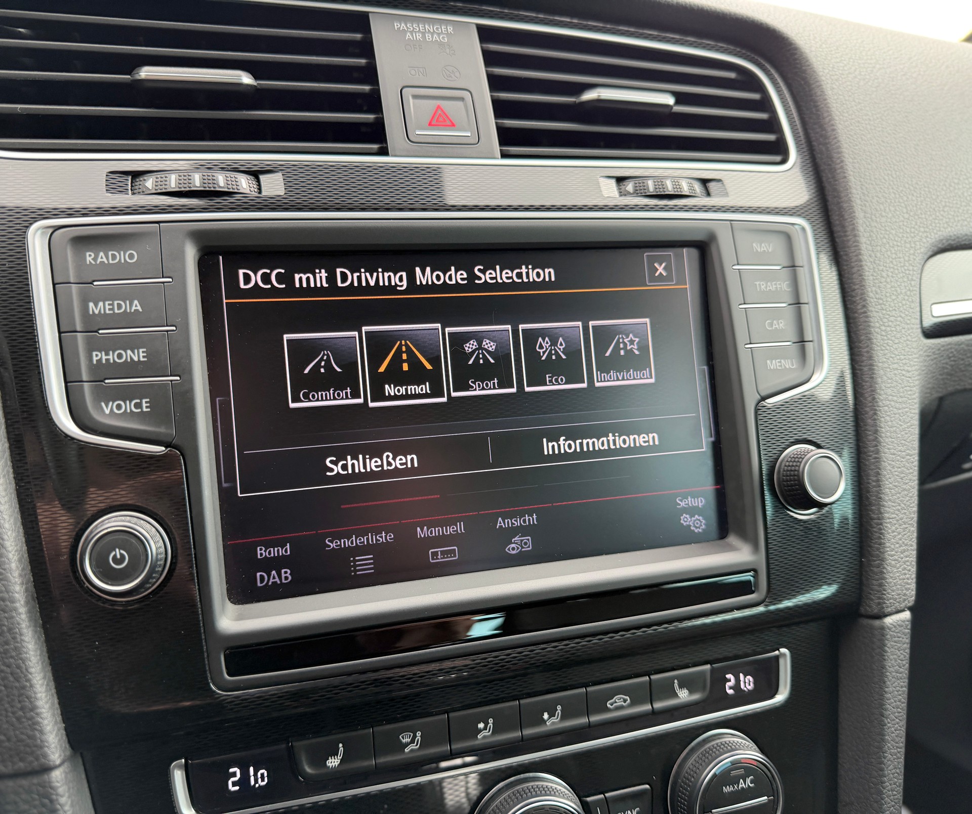 VW Golf Variant 2.0 TDI GTD DSG-image-30