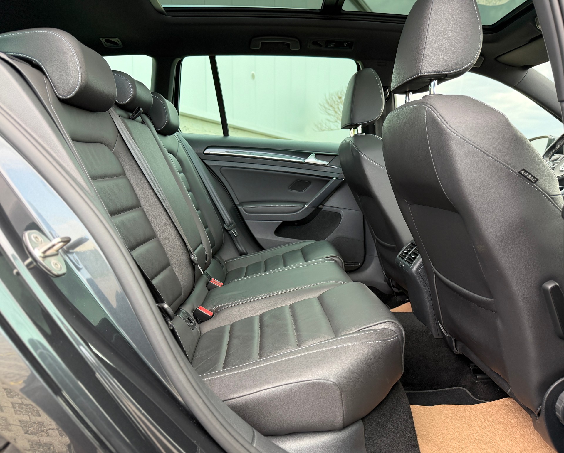 VW Golf Variant 2.0 TDI GTD DSG-image-24