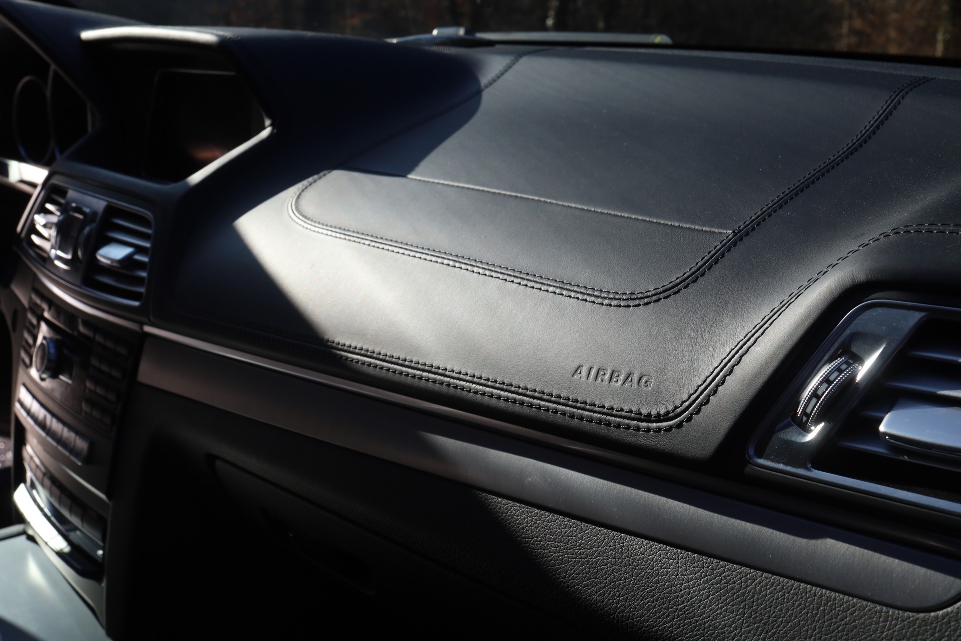MERCEDES-BENZ E 350 4Matic-image-3