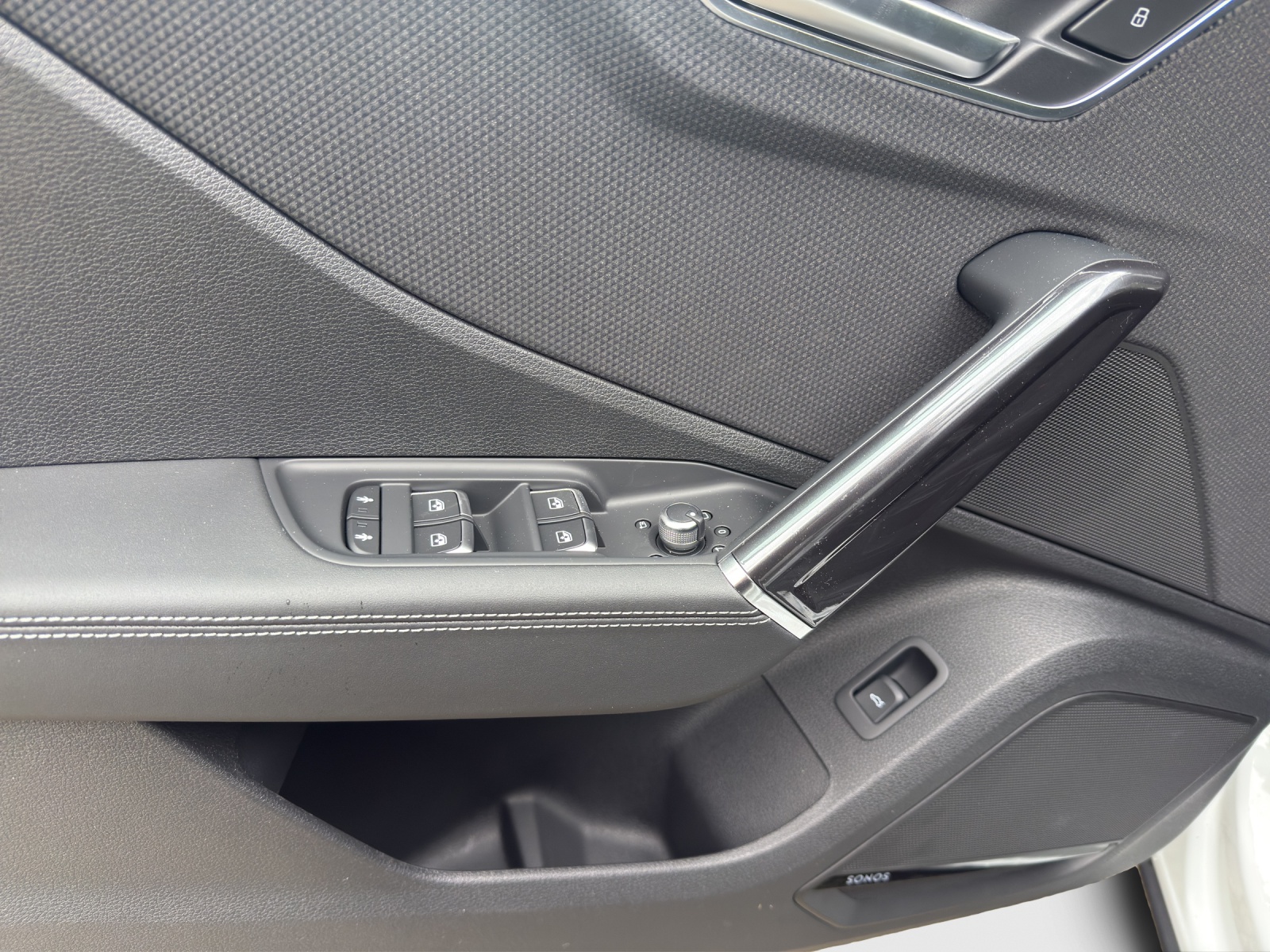 AUDI Q2 40 TFSI S line quattro S-tronic-image-14