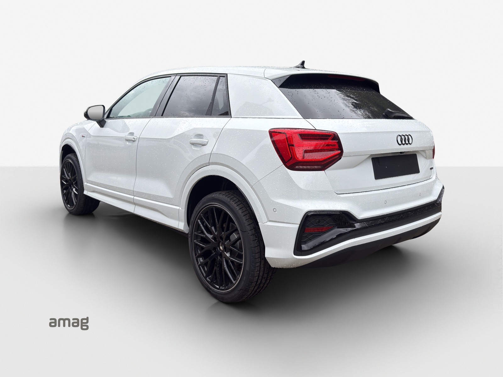 AUDI Q2 40 TFSI S line quattro S-tronic-image-2