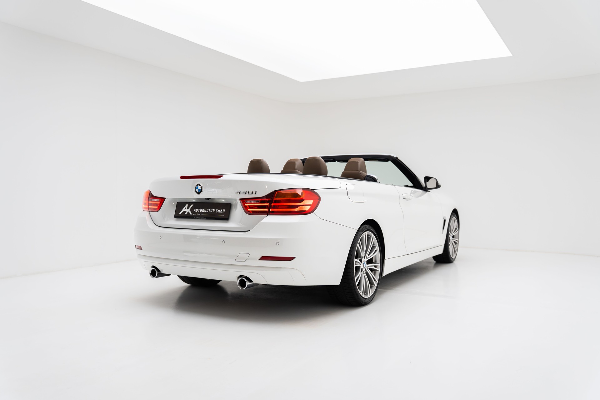BMW 440i Cabriolet Steptronic - Individual-image-9