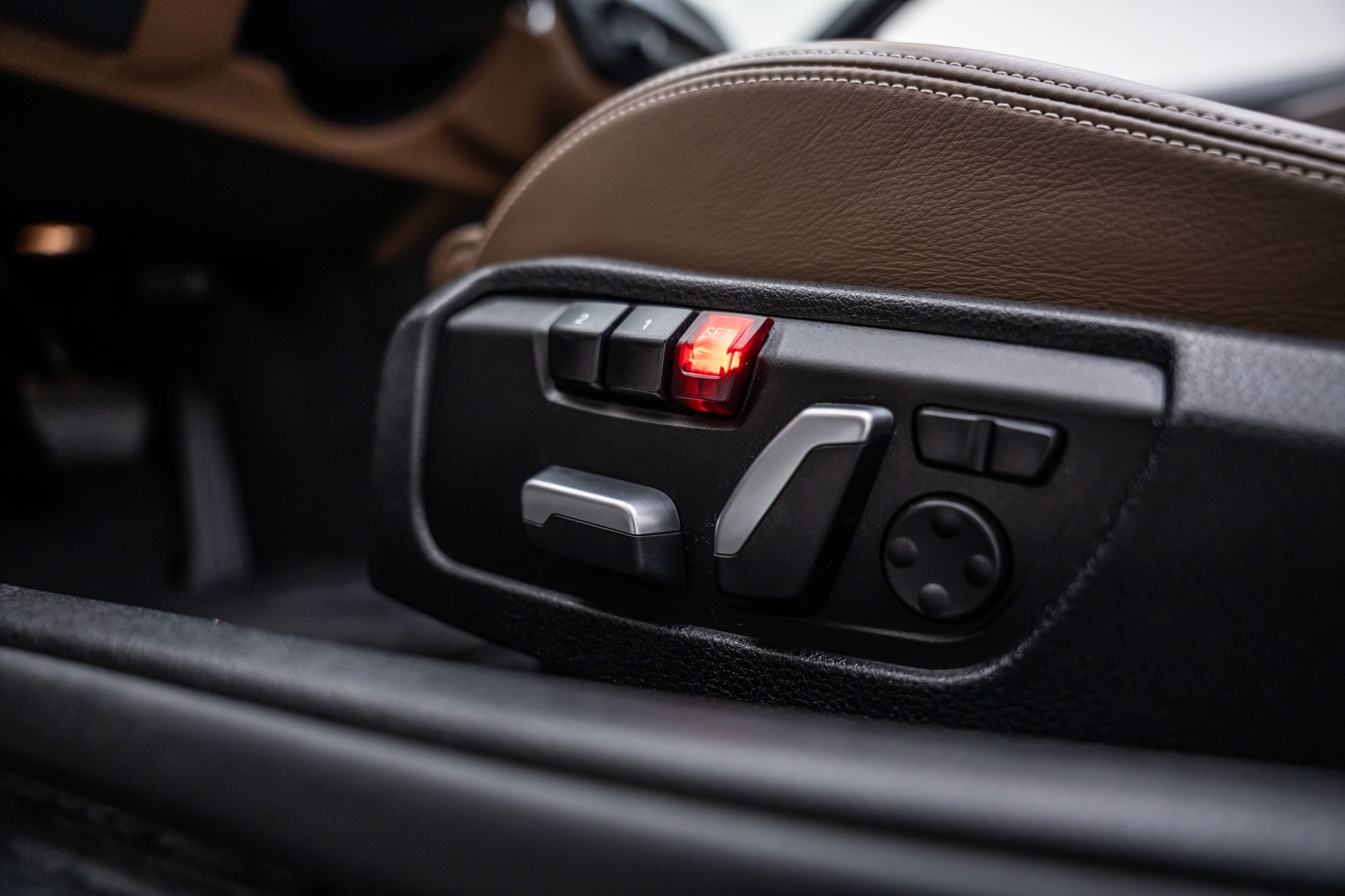 BMW 440i Cabriolet Steptronic - Individual-image-16