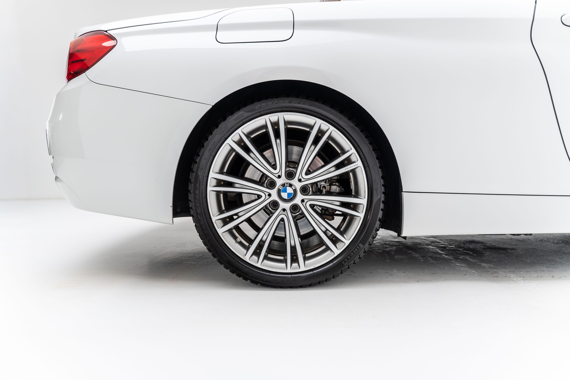 BMW 440i Cabriolet Steptronic - Individual-image-10