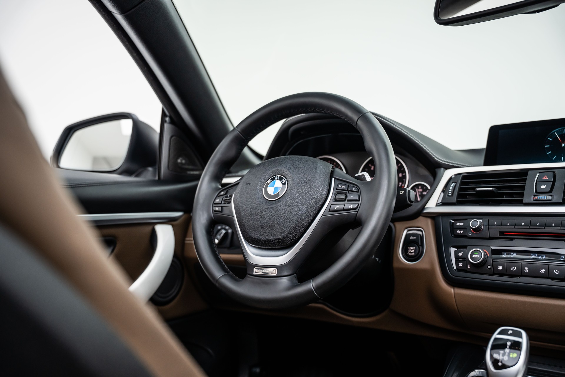 BMW 440i Cabriolet Steptronic - Individual-image-22