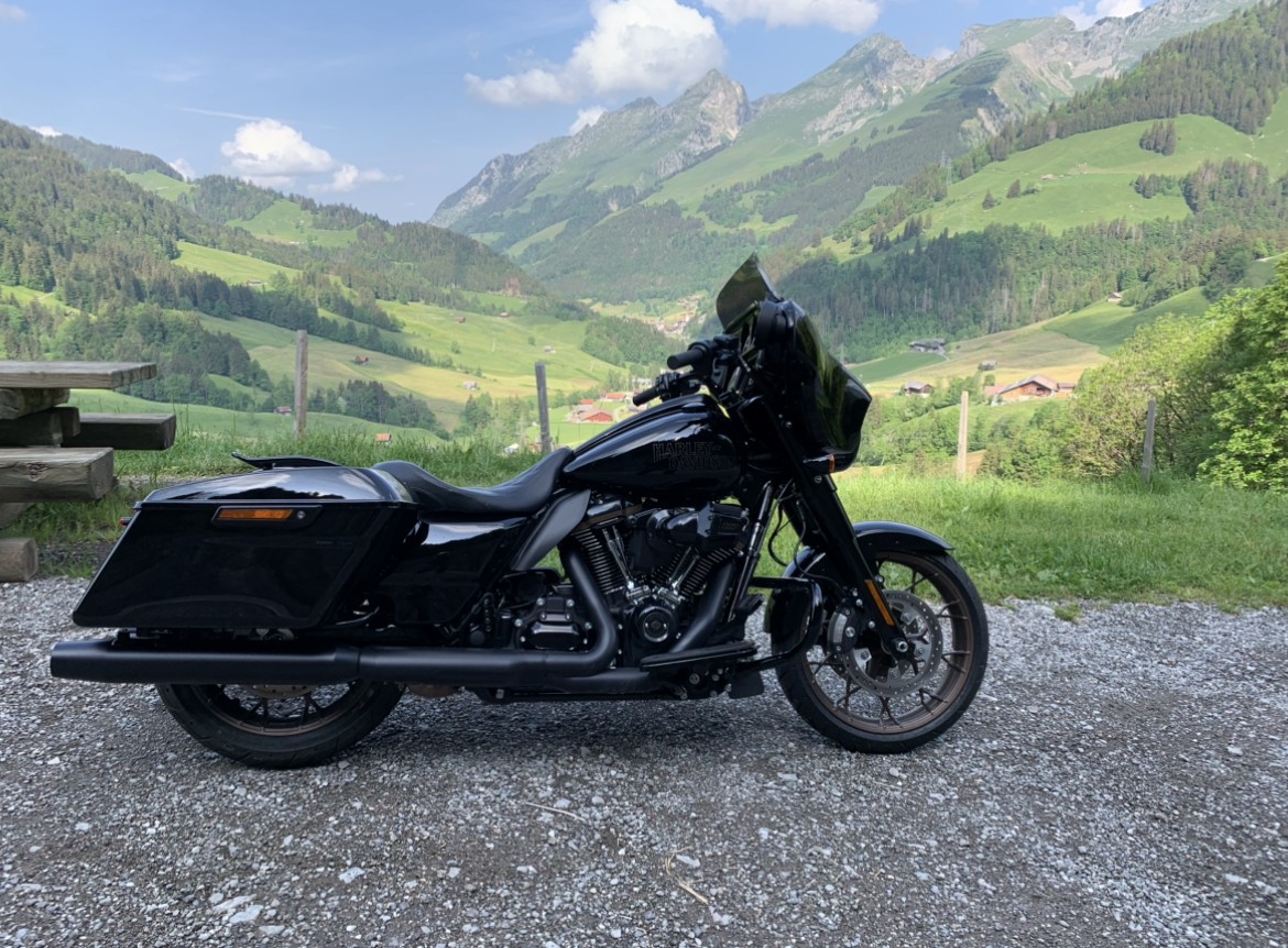 HARLEY-DAVIDSON FLHXST Street Glide ST 117-image-1