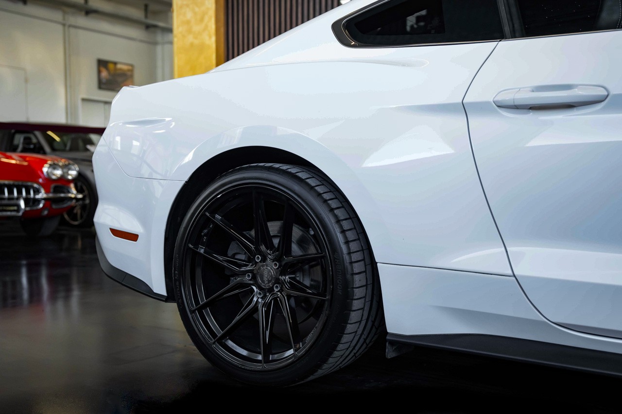 FORD Mustang Fastback 5.0 V8 GT Automat-image-12