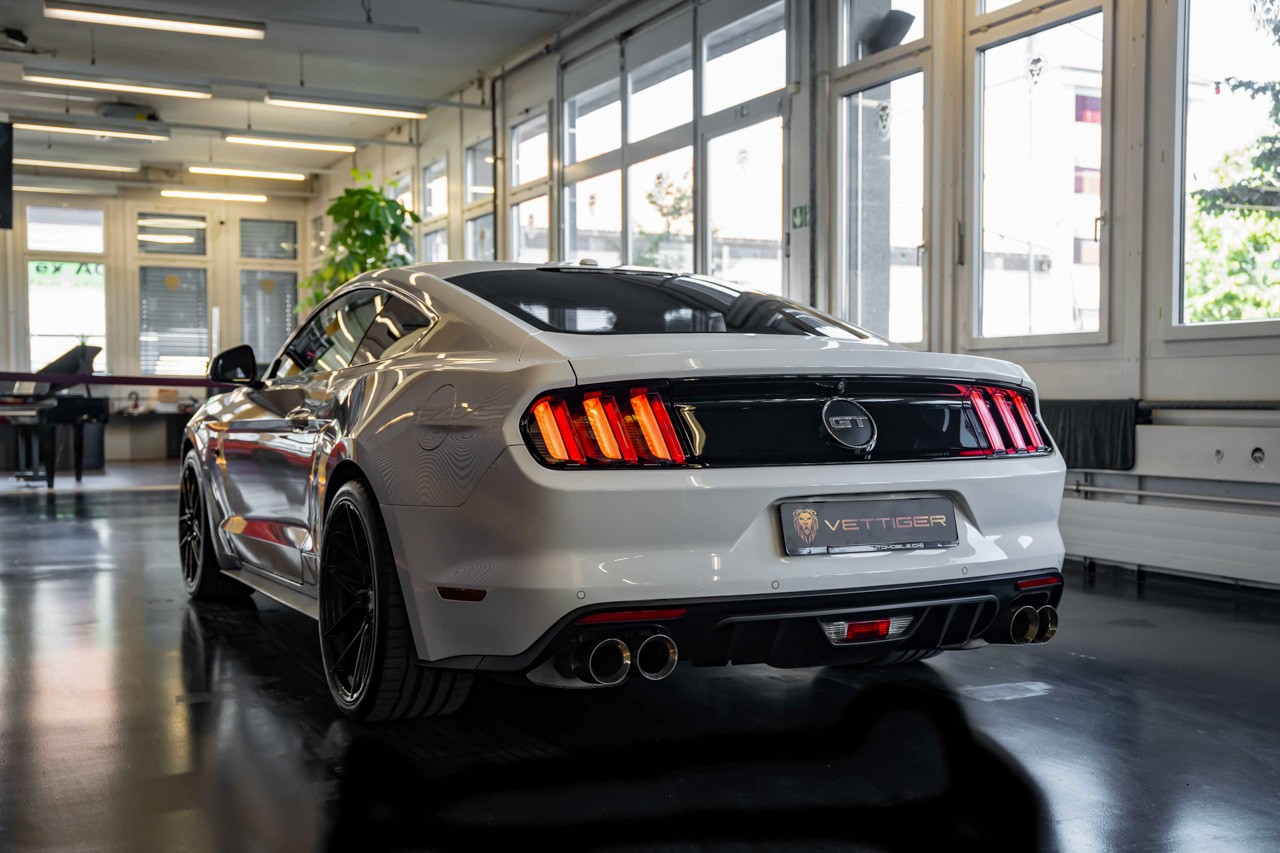 FORD Mustang Fastback 5.0 V8 GT Automat-showroom-element-3