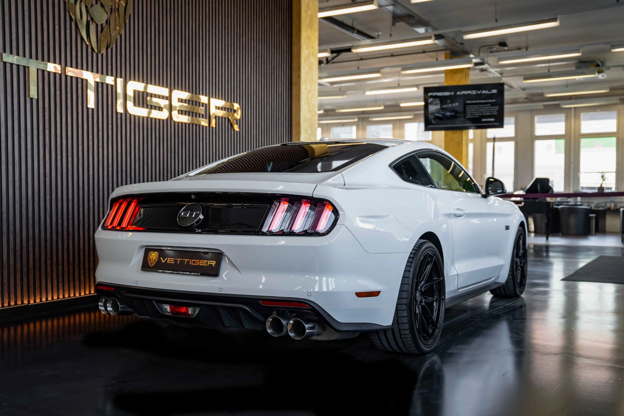 FORD Mustang Fastback 5.0 V8 GT Automat-image-6