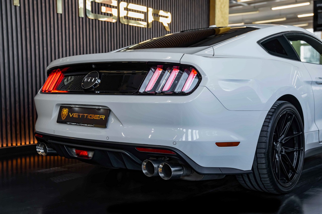 FORD Mustang Fastback 5.0 V8 GT Automat-image-7