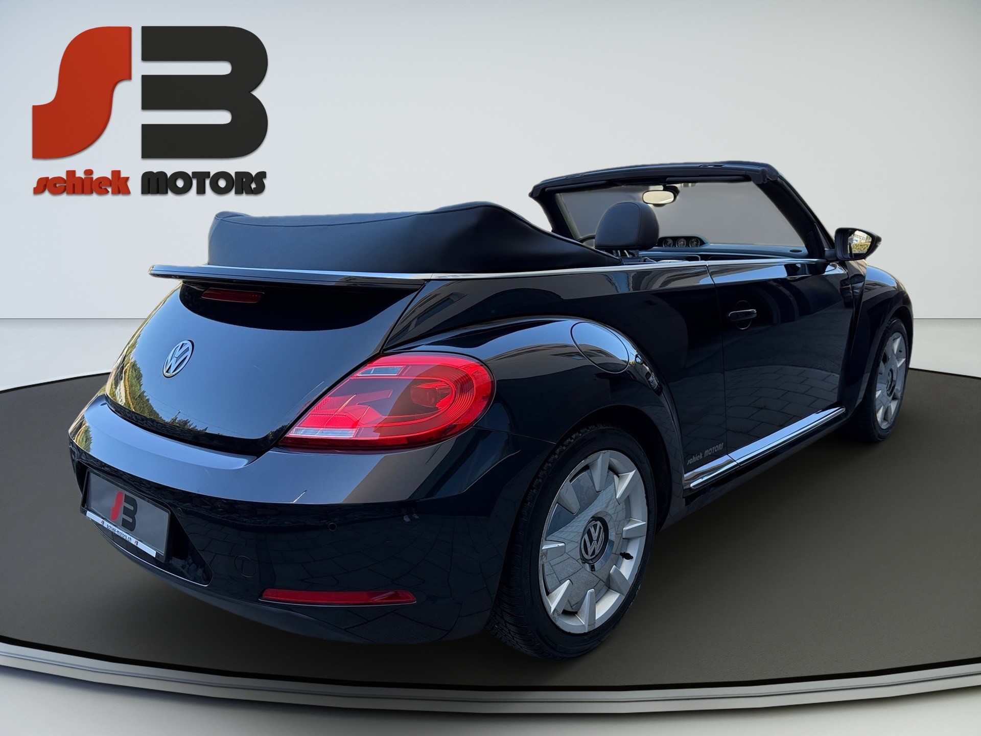VW Beetle Cabrio 1.4 TSI Design-image-4