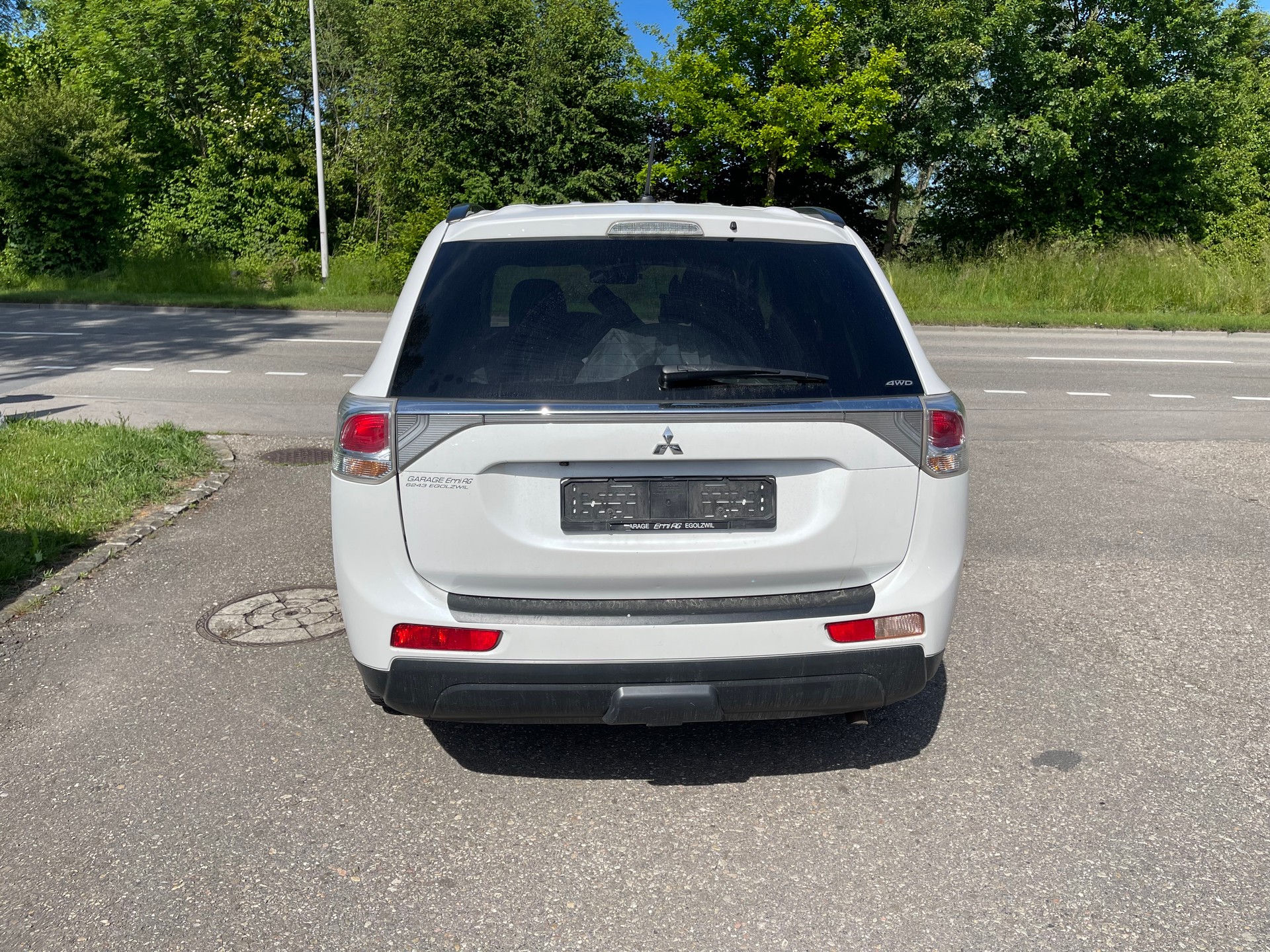 MITSUBISHI Outlander 2.2 DID Navigator 4WD Automatic-image-3