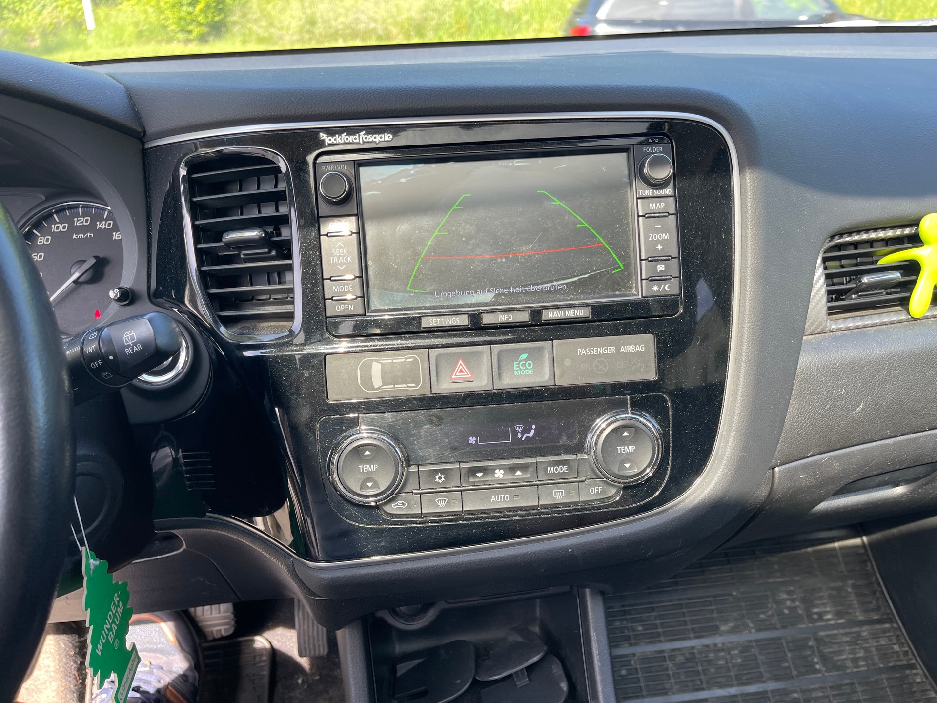 MITSUBISHI Outlander 2.2 DID Navigator 4WD Automatic-image-11