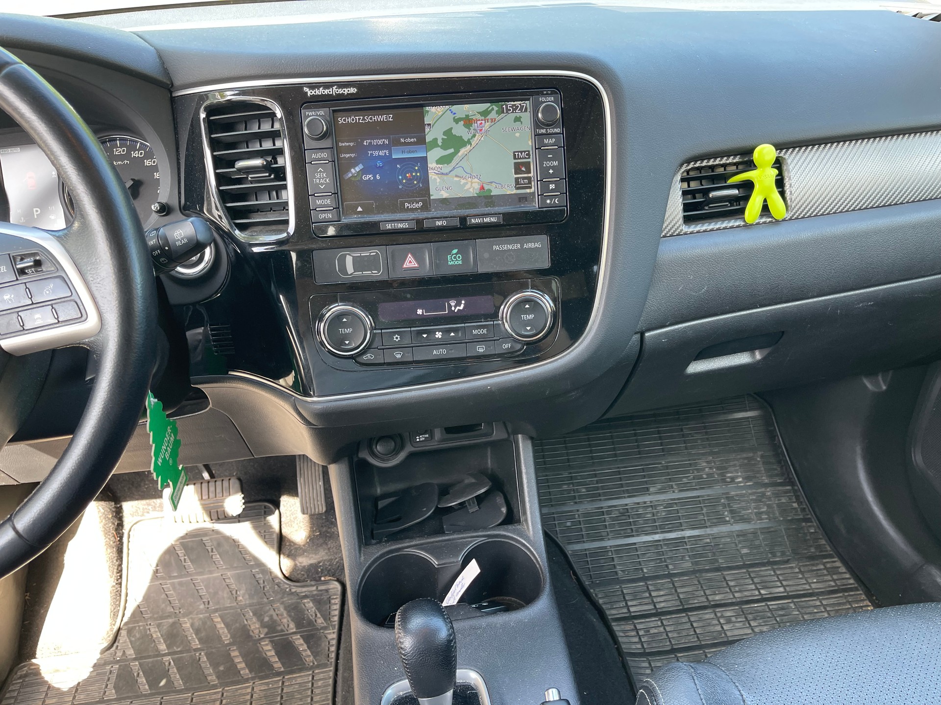 MITSUBISHI Outlander 2.2 DID Navigator 4WD Automatic-image-9