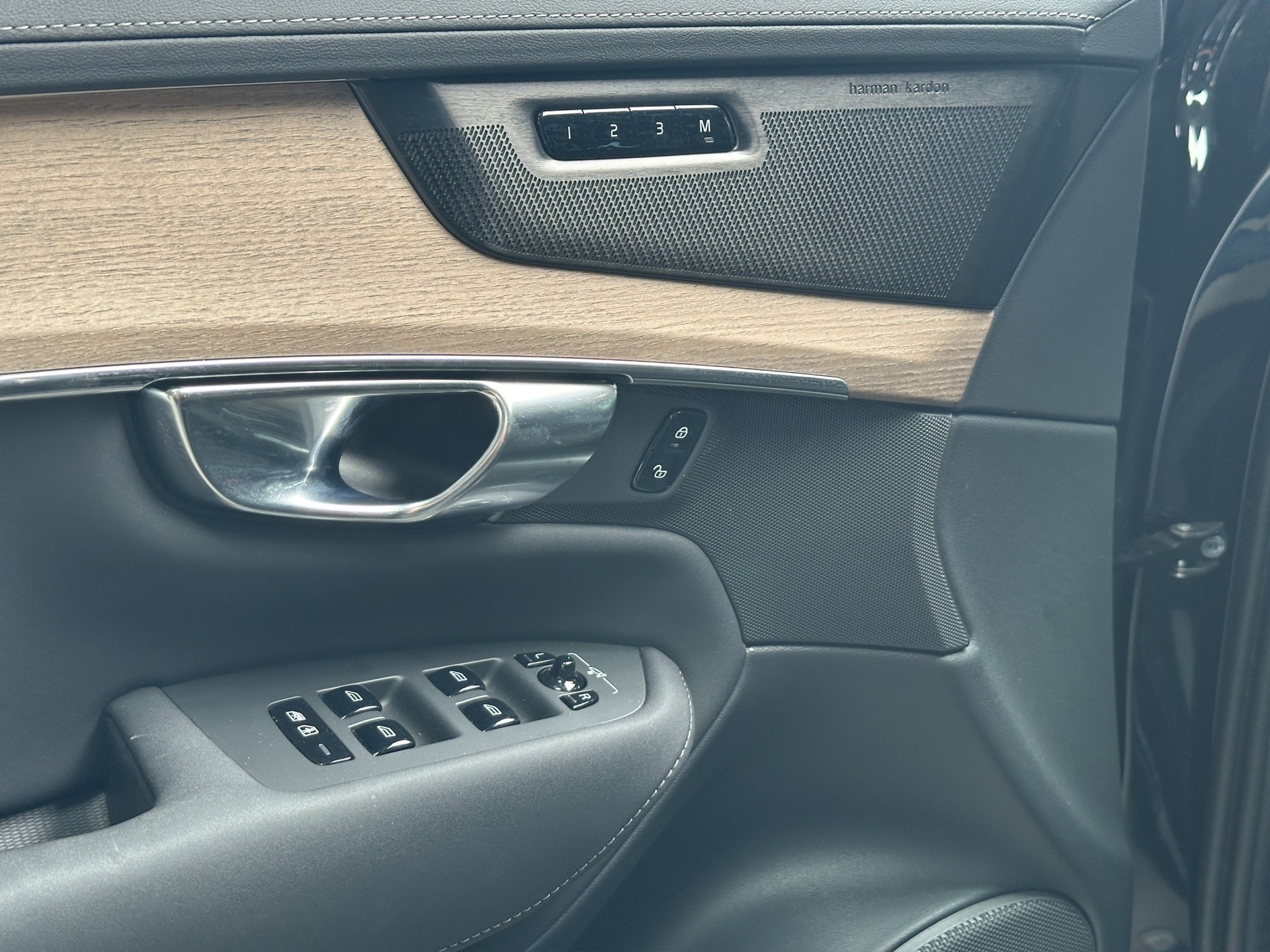 VOLVO XC90 B5 Benzin 7Pl. Mild Hybrid AWD Plus Bright Geartronic-image-10