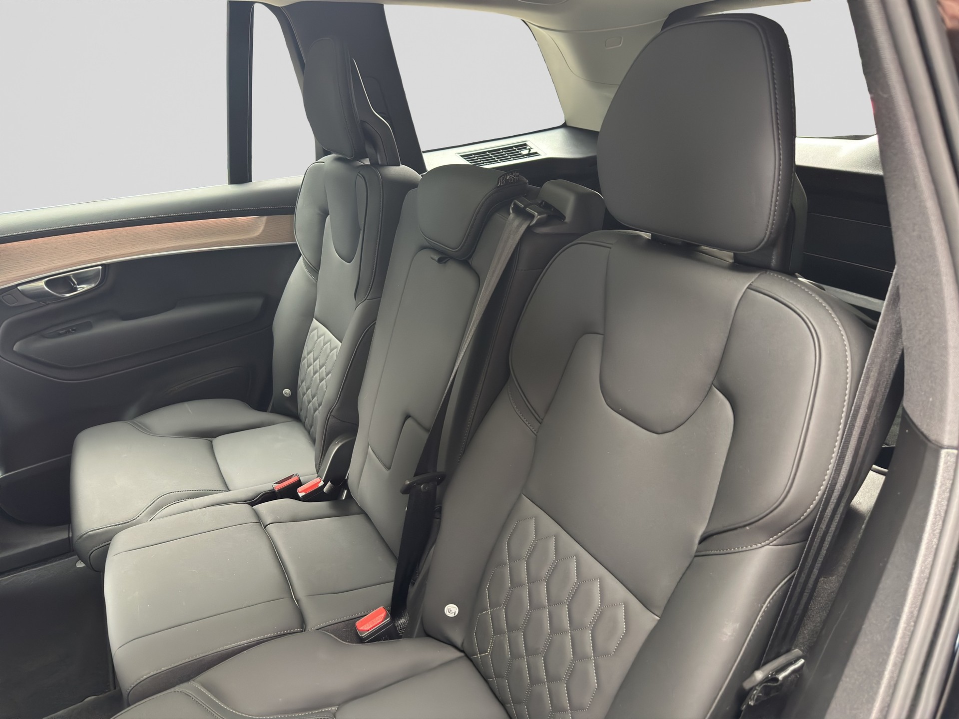 VOLVO XC90 B5 Benzin 7Pl. Mild Hybrid AWD Plus Bright Geartronic-image-8