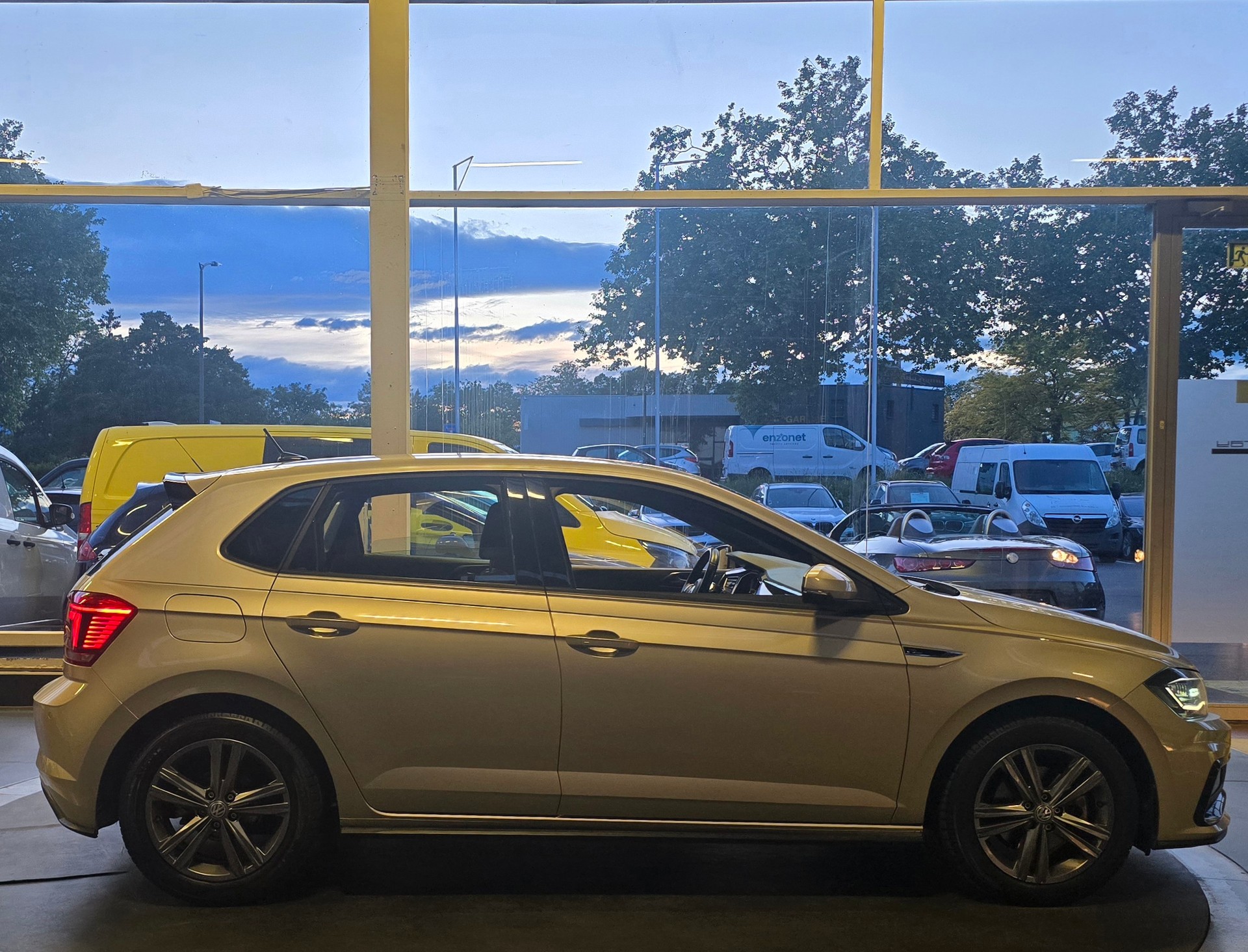 VW POLO-image-5