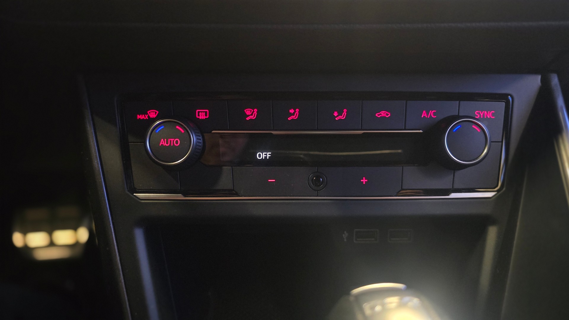 VW POLO-image-23