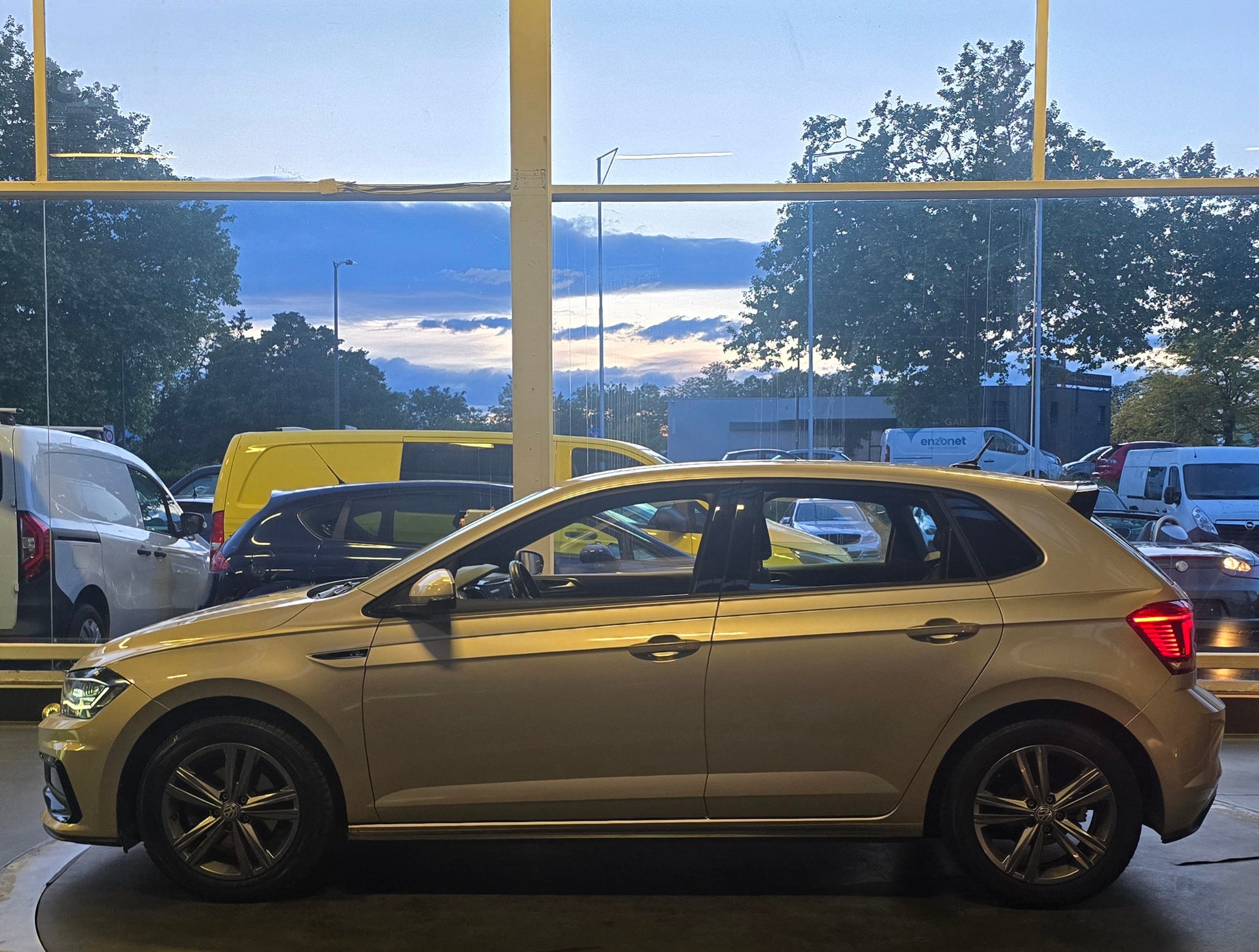 VW POLO-image-9