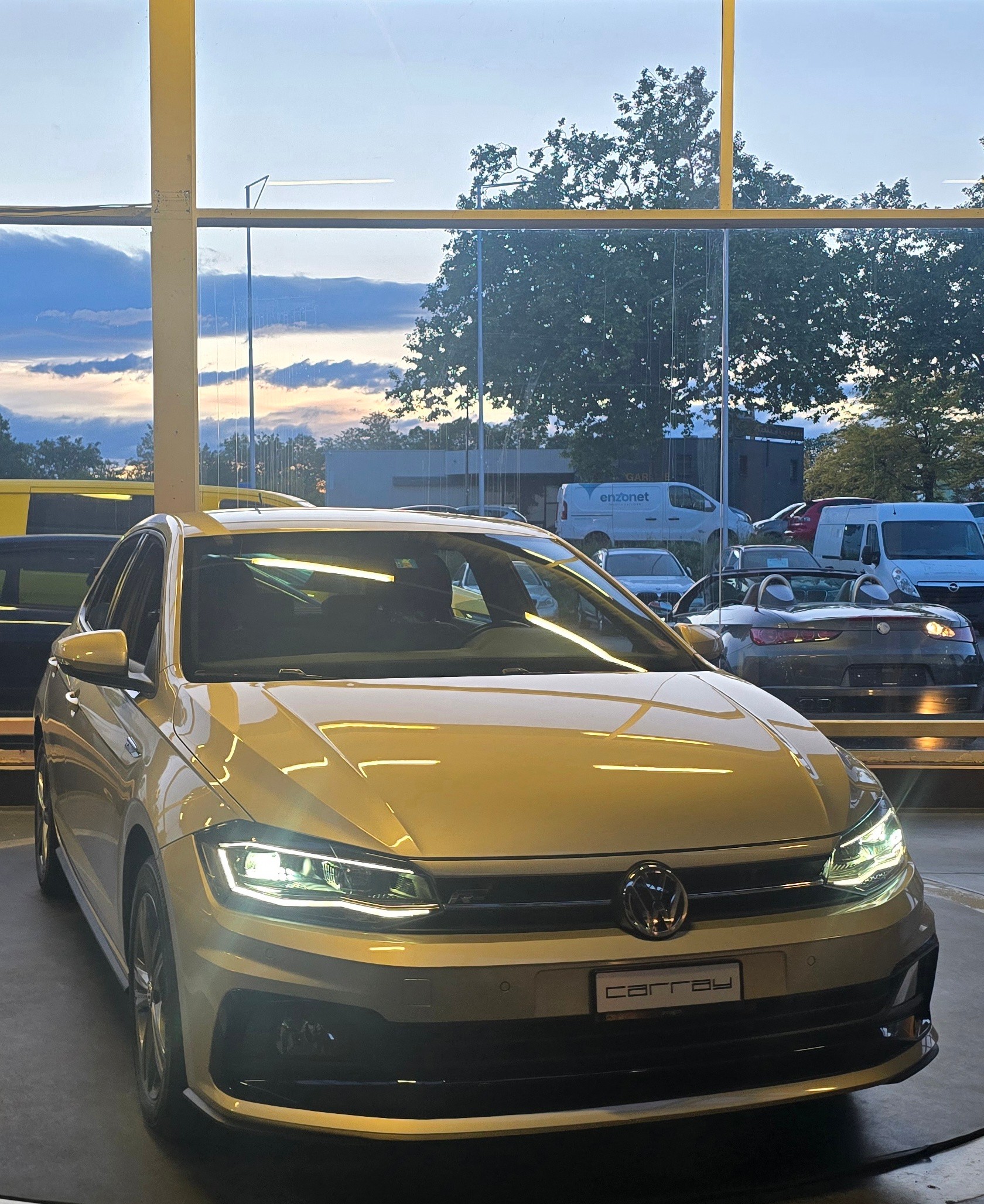 VW POLO-showroom-element-3