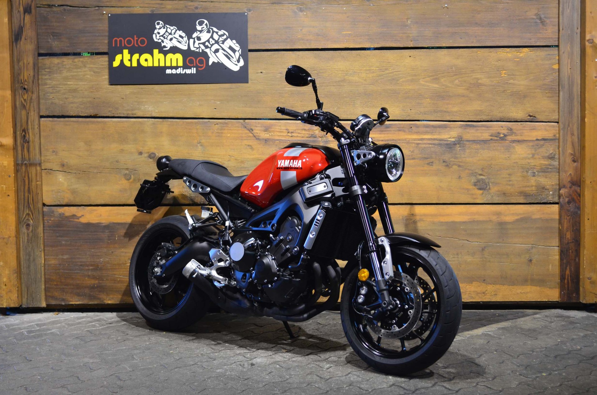 YAMAHA XSR 900 ABS-image-0