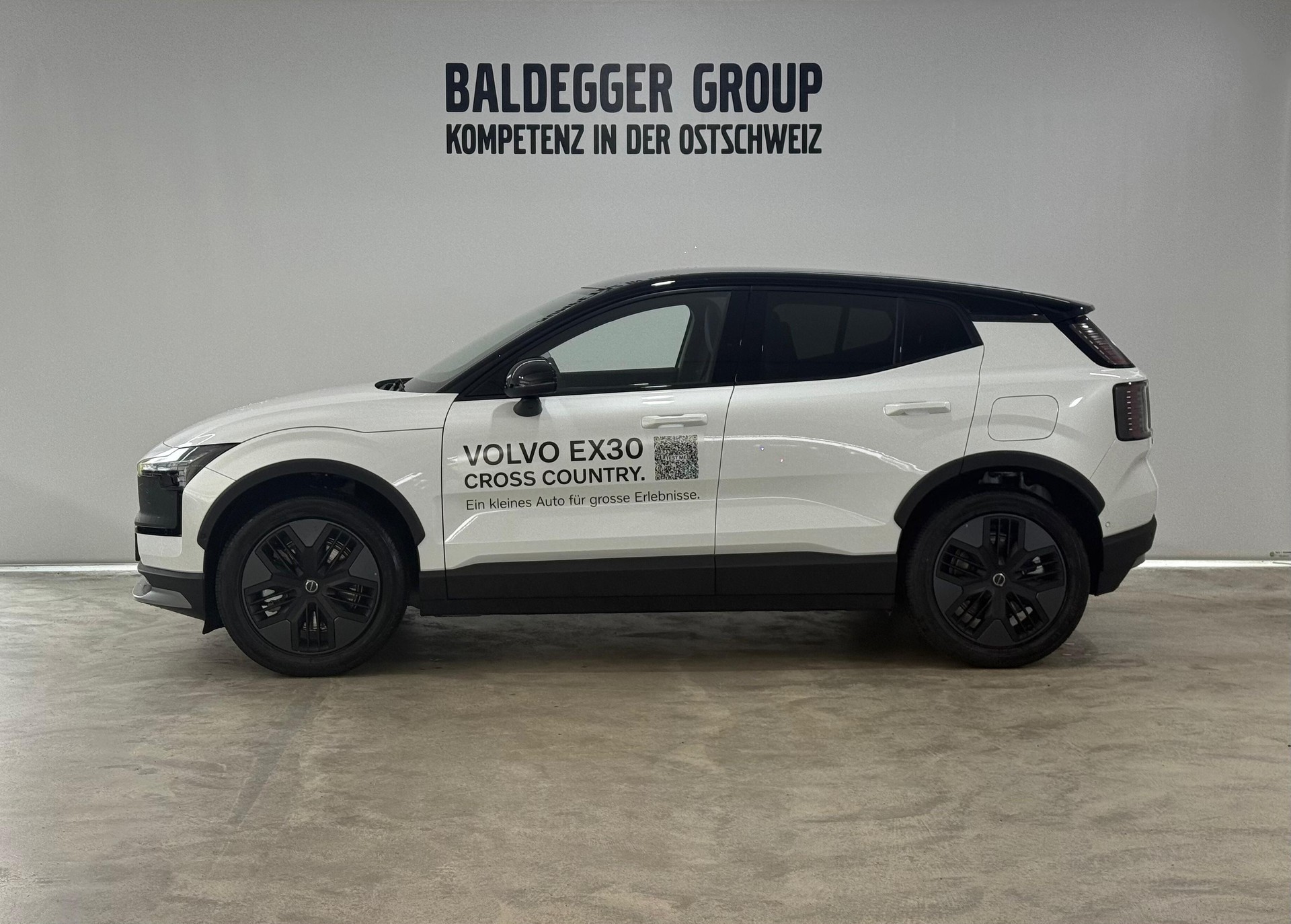 VOLVO EX 30 CC E60 Twin Performance A-showroom-element-1