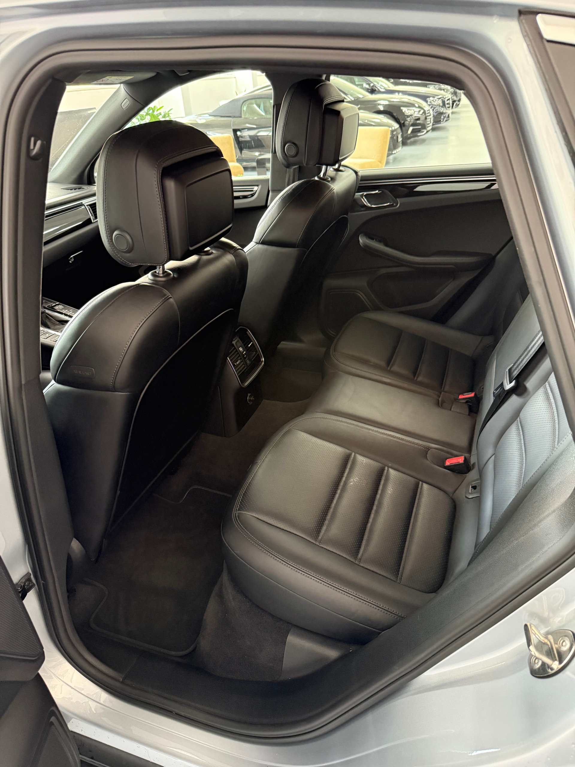 PORSCHE Macan S PDK-image-14