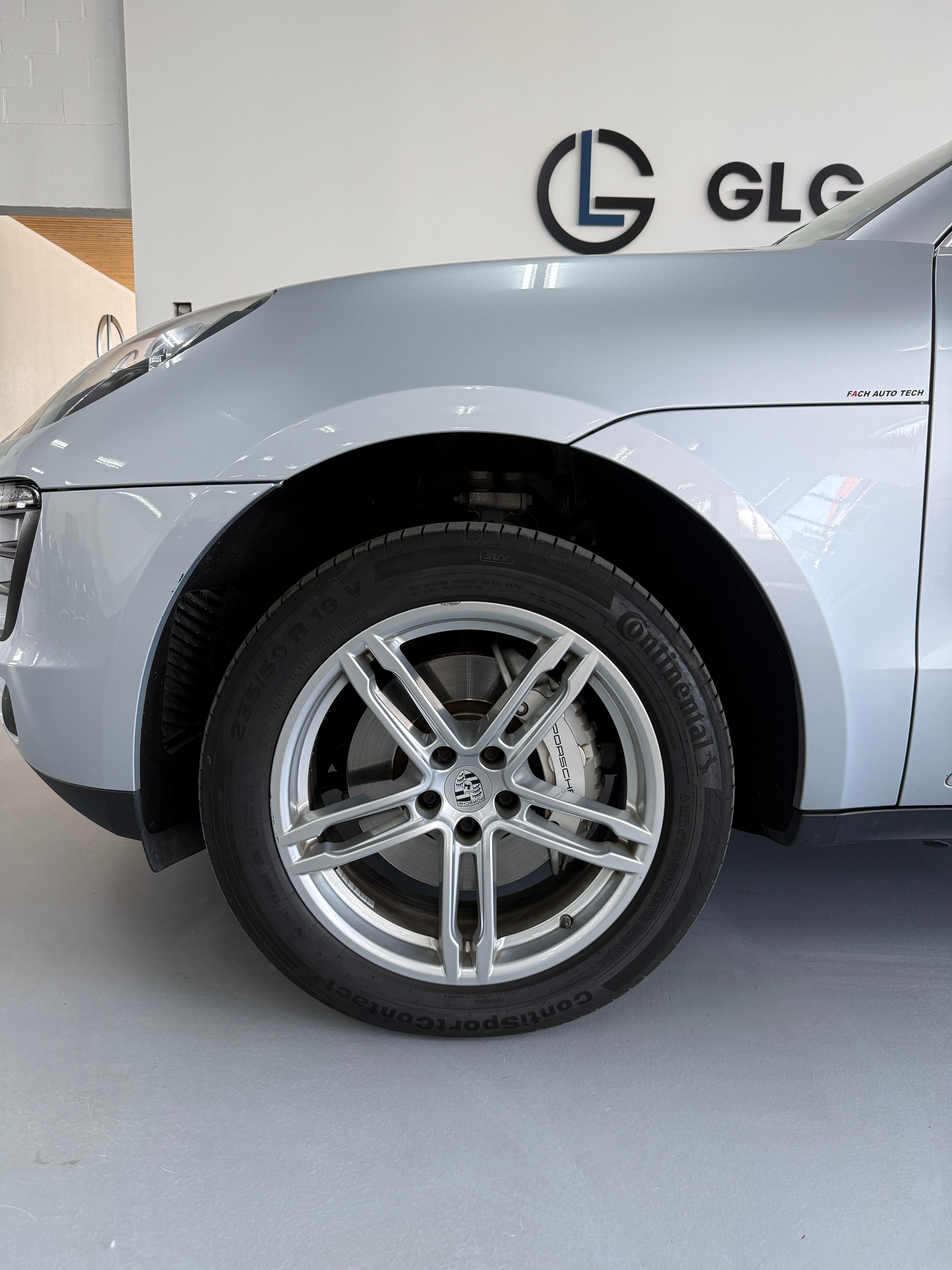 PORSCHE Macan S PDK-showroom-element-3
