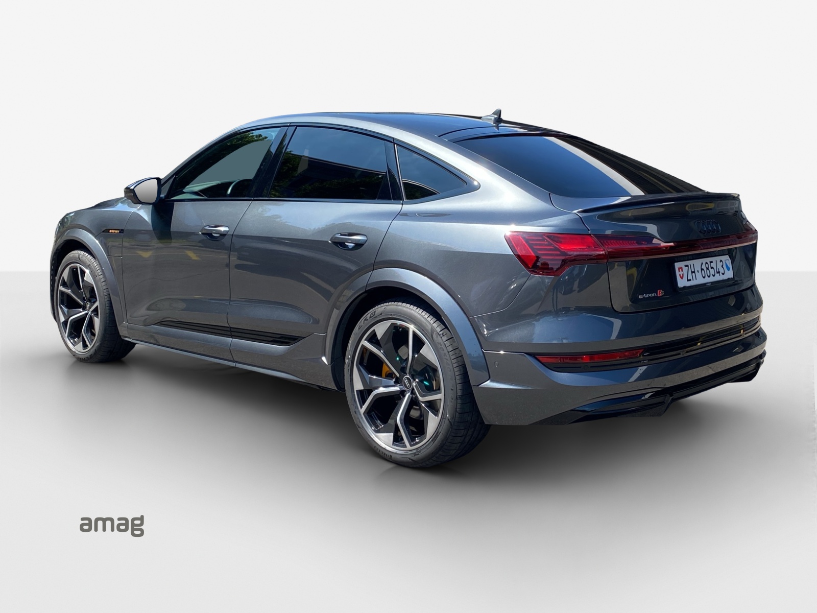 AUDI e-tron S Sportback quattro-showroom-element-2