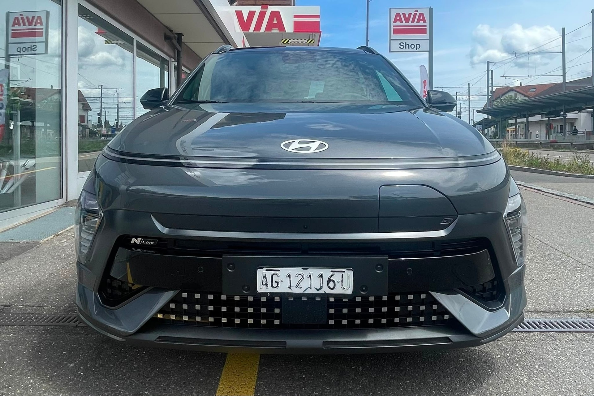 HYUNDAI Kona EV 65.4 kWh Teuerste Version N Line CH-Auto 28% Rabatt 60 Monate Werksgarantie-image-1