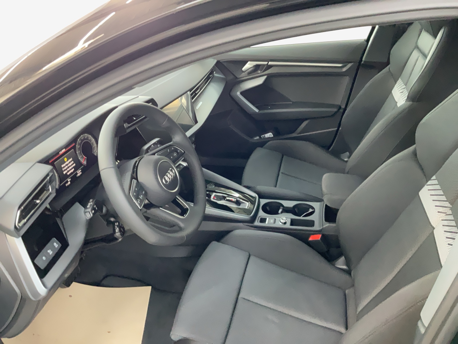 AUDI A3 Sportback TFSI 110 kW S line Attraction S tronic-image-7