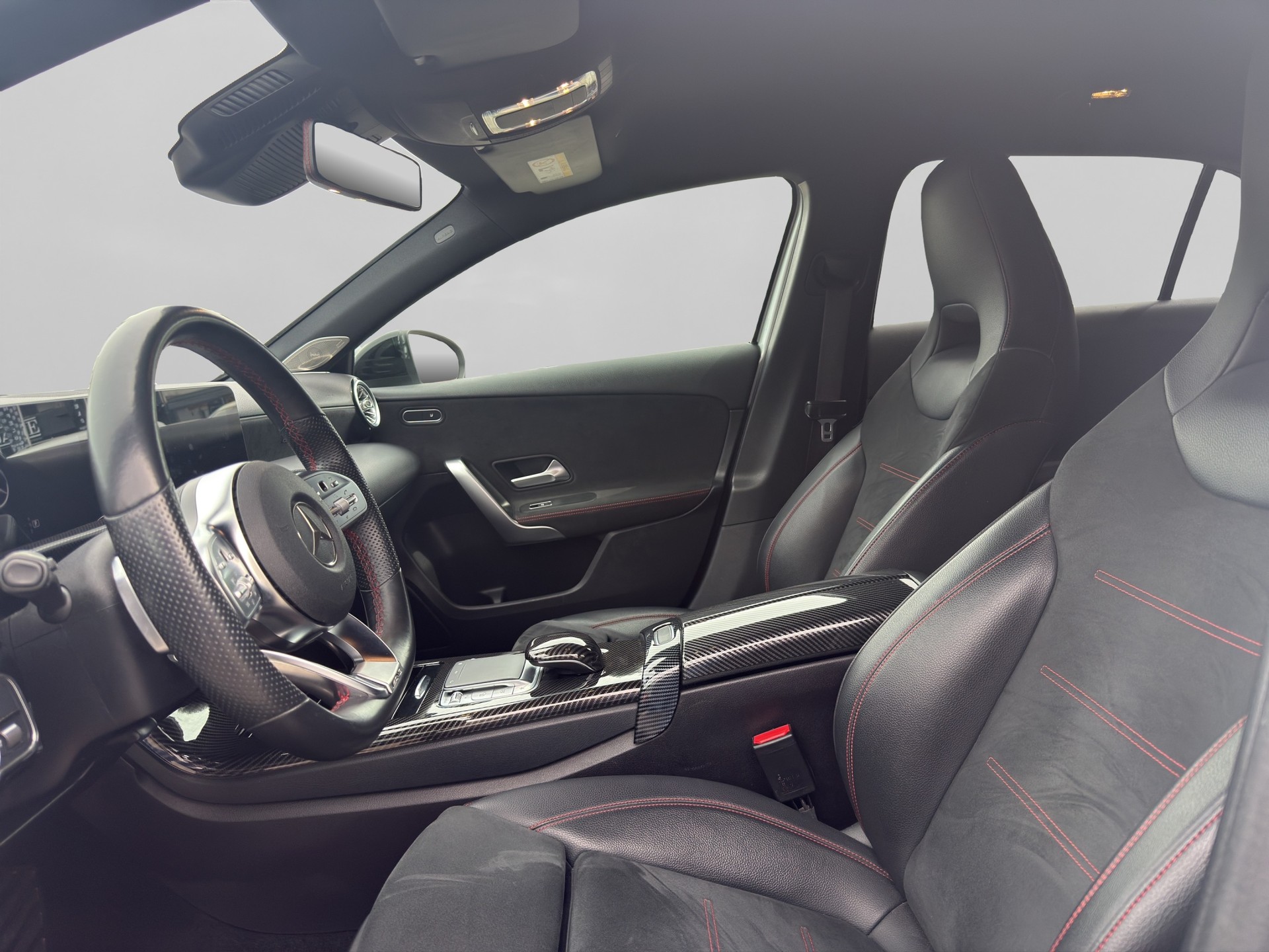 MERCEDES-BENZ A 200 AMG Line 7G-DCT-image-8