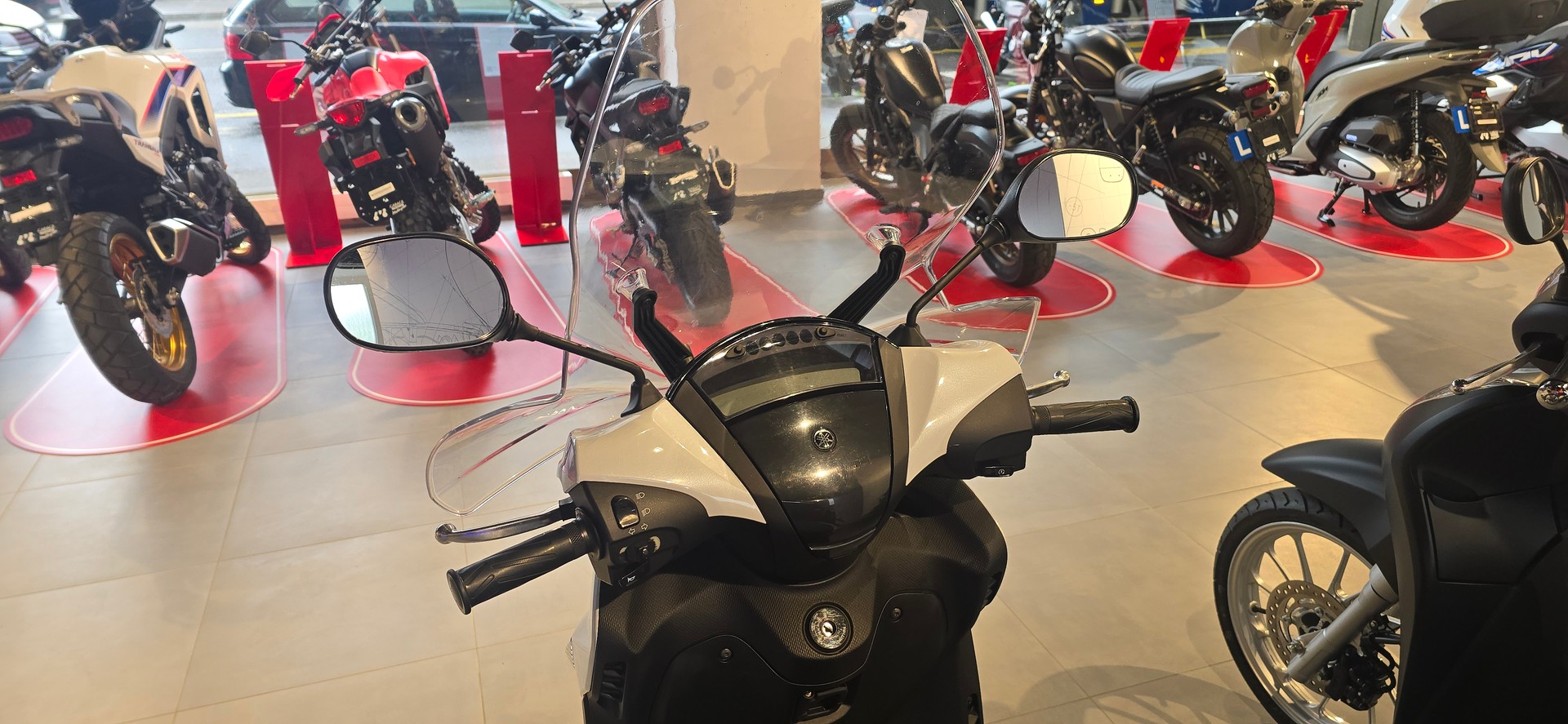 YAMAHA Xenter 125 UBS-image-4