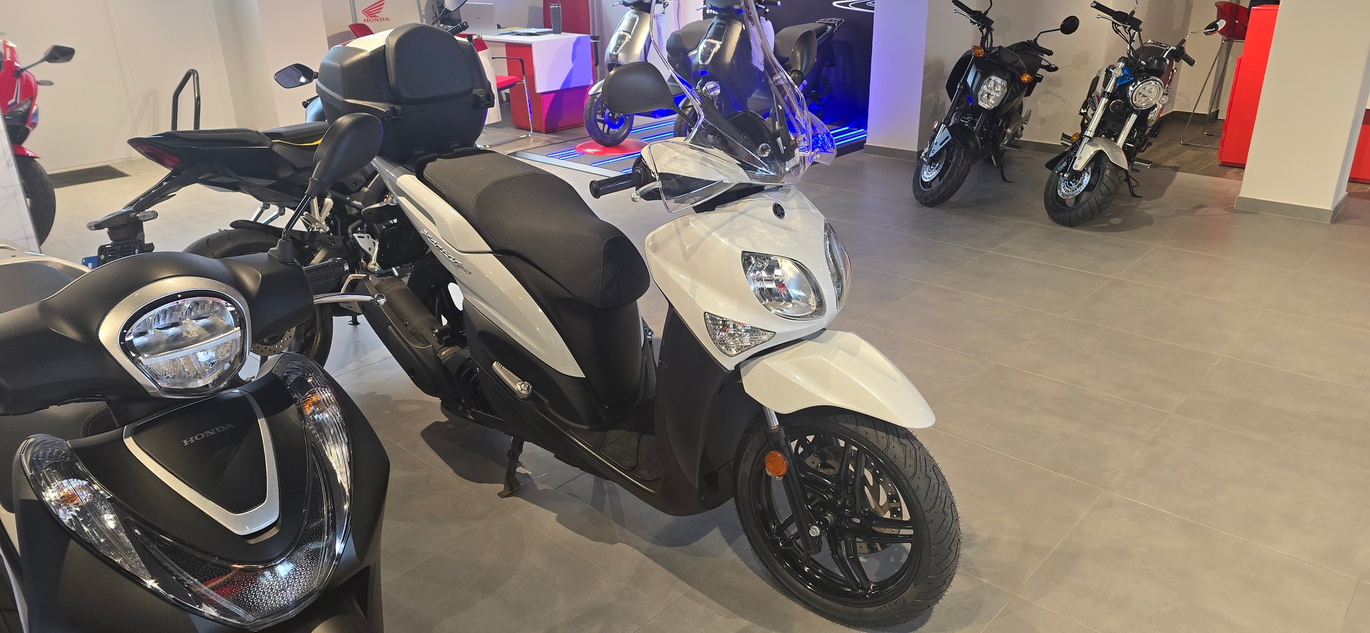 YAMAHA Xenter 125 UBS-image-2