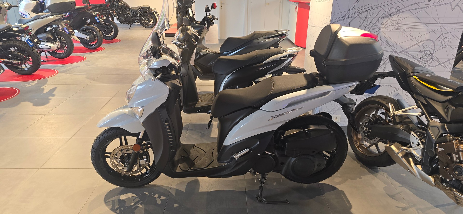 YAMAHA Xenter 125 UBS-image-3