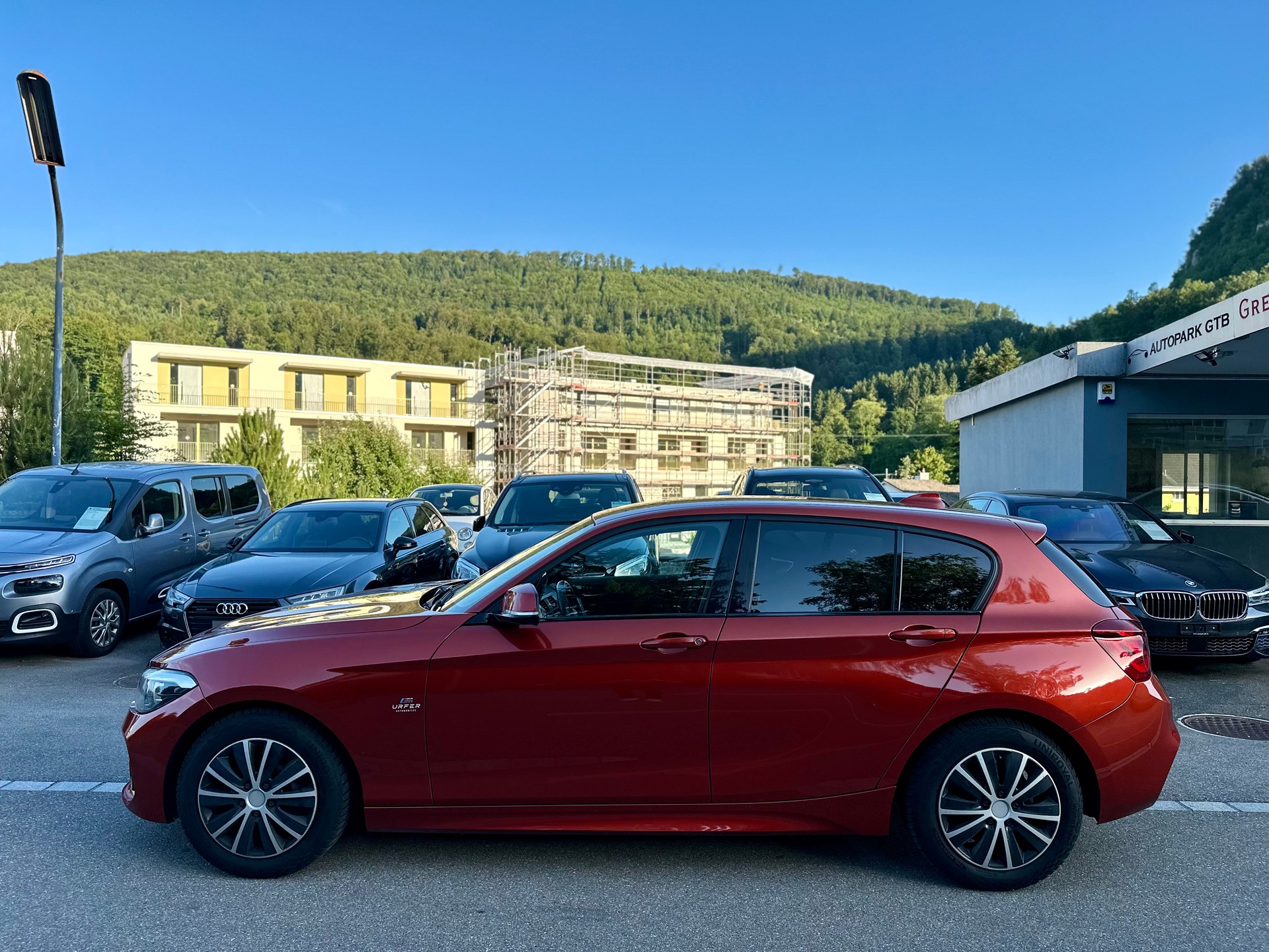 BMW 118d xDrive Edition M Sport-showroom-element-3