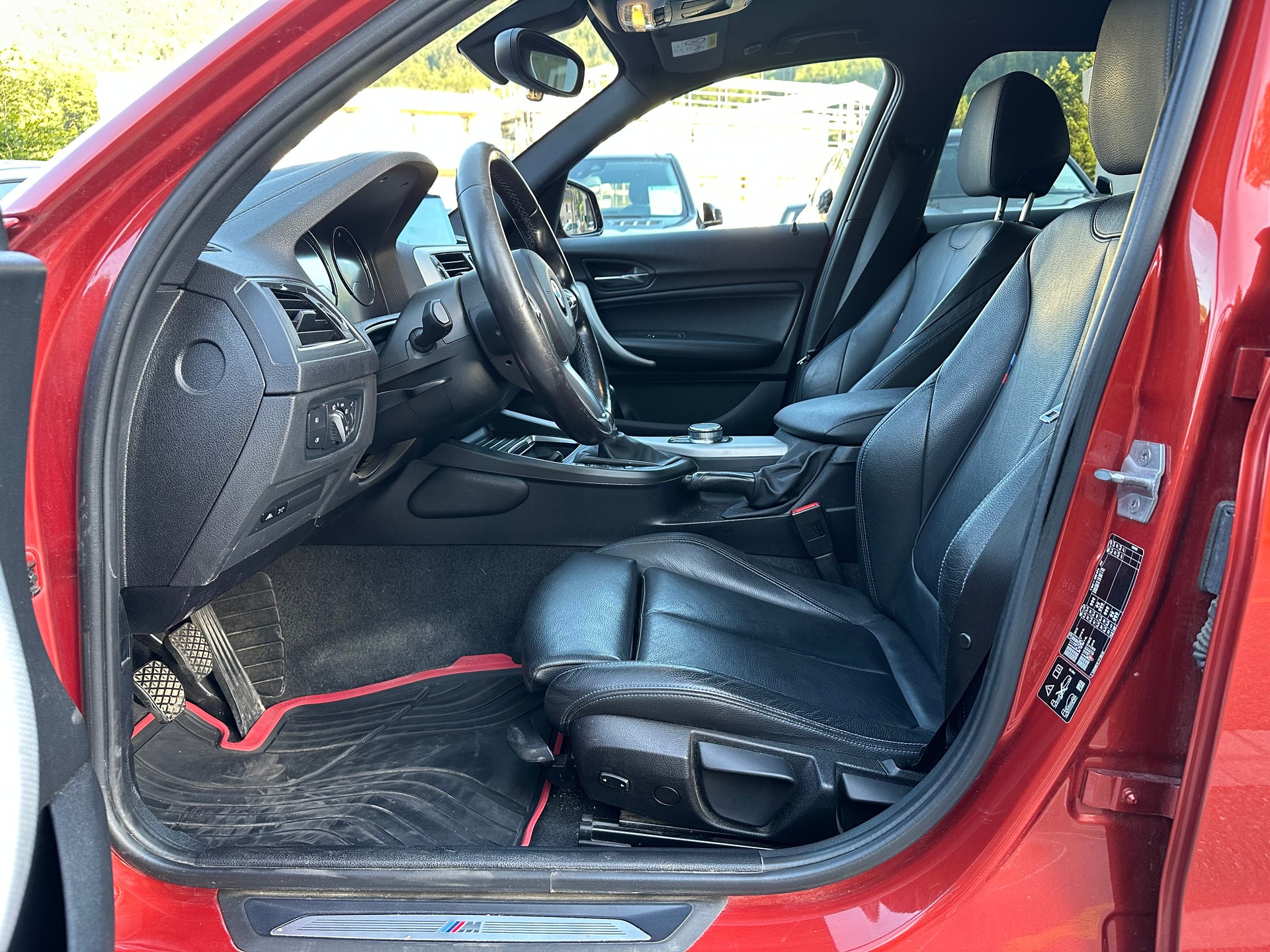 BMW 118d xDrive Edition M Sport-image-9