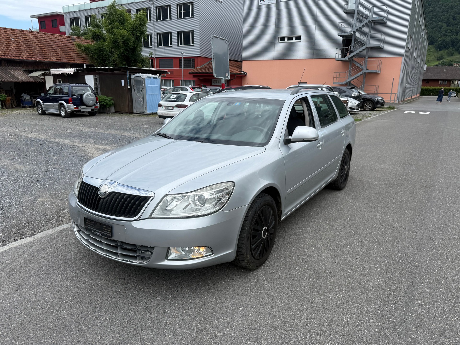 SKODA Octavia Combi 1.9 TDI Swiss Adventure 4x4-showroom-element-1