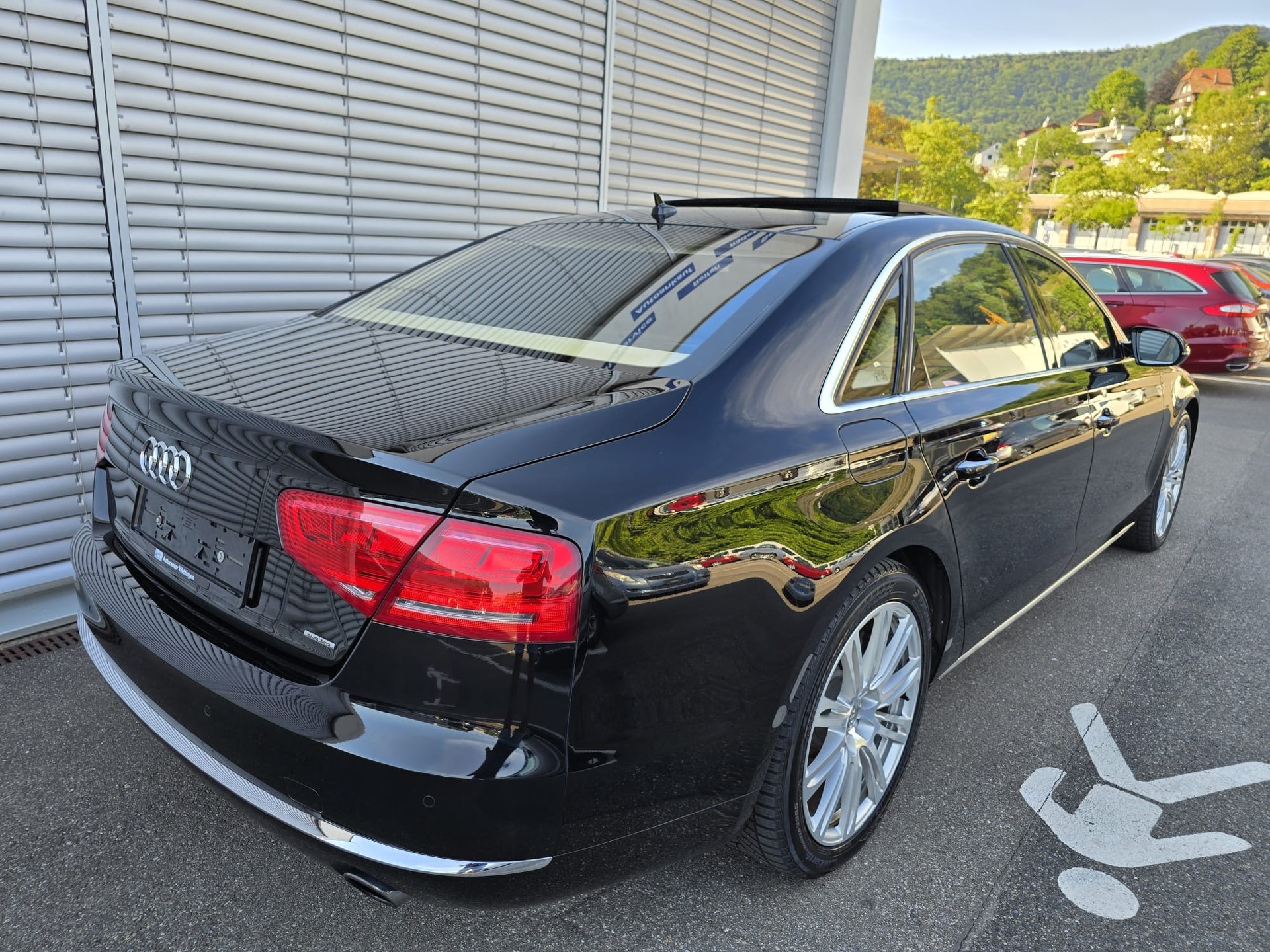 AUDI A8 L 4.0 TFSI-showroom-element-3