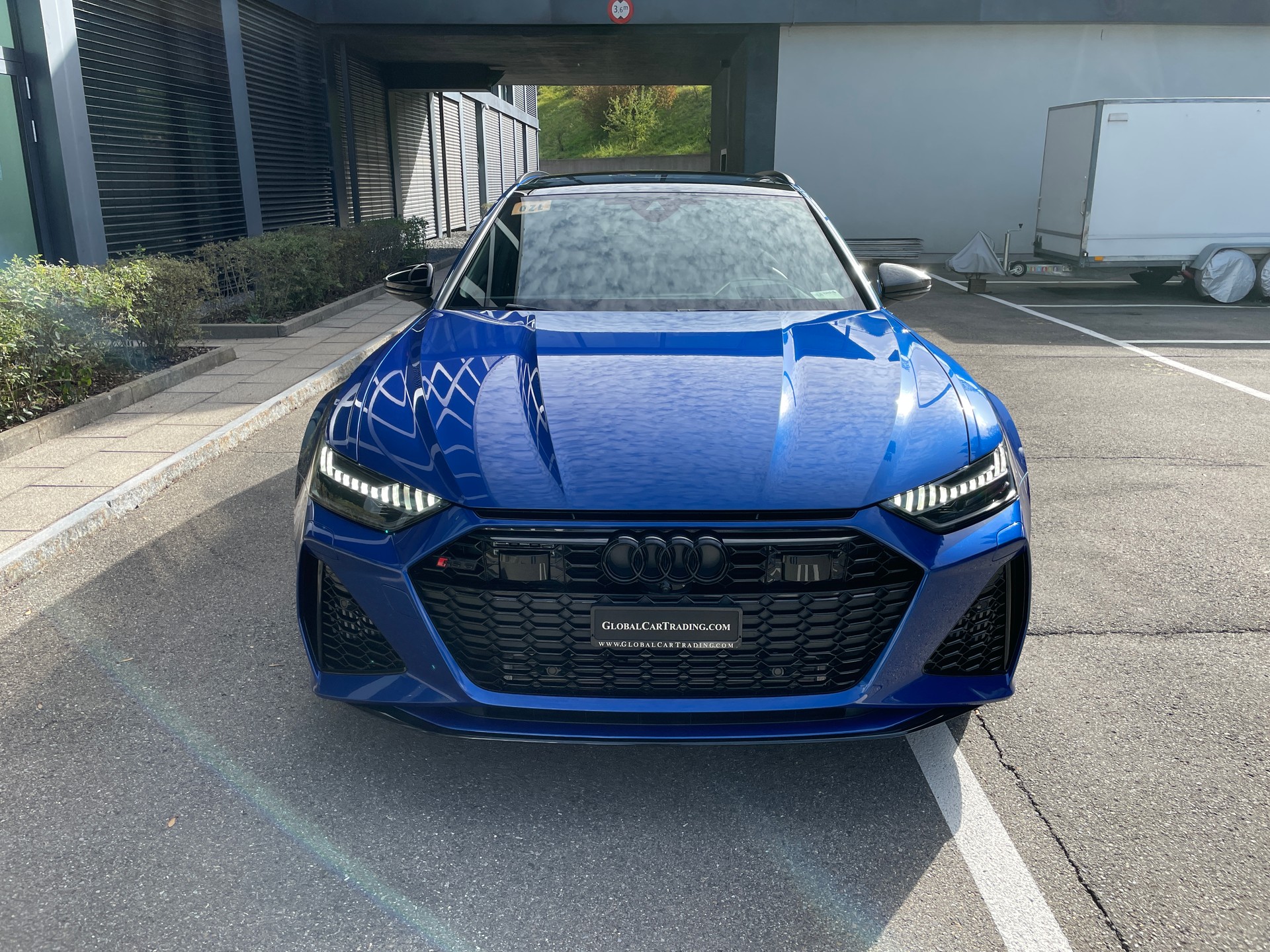 AUDI RS6 Avant 4.0 TFSI V8 quattro-showroom-element-1