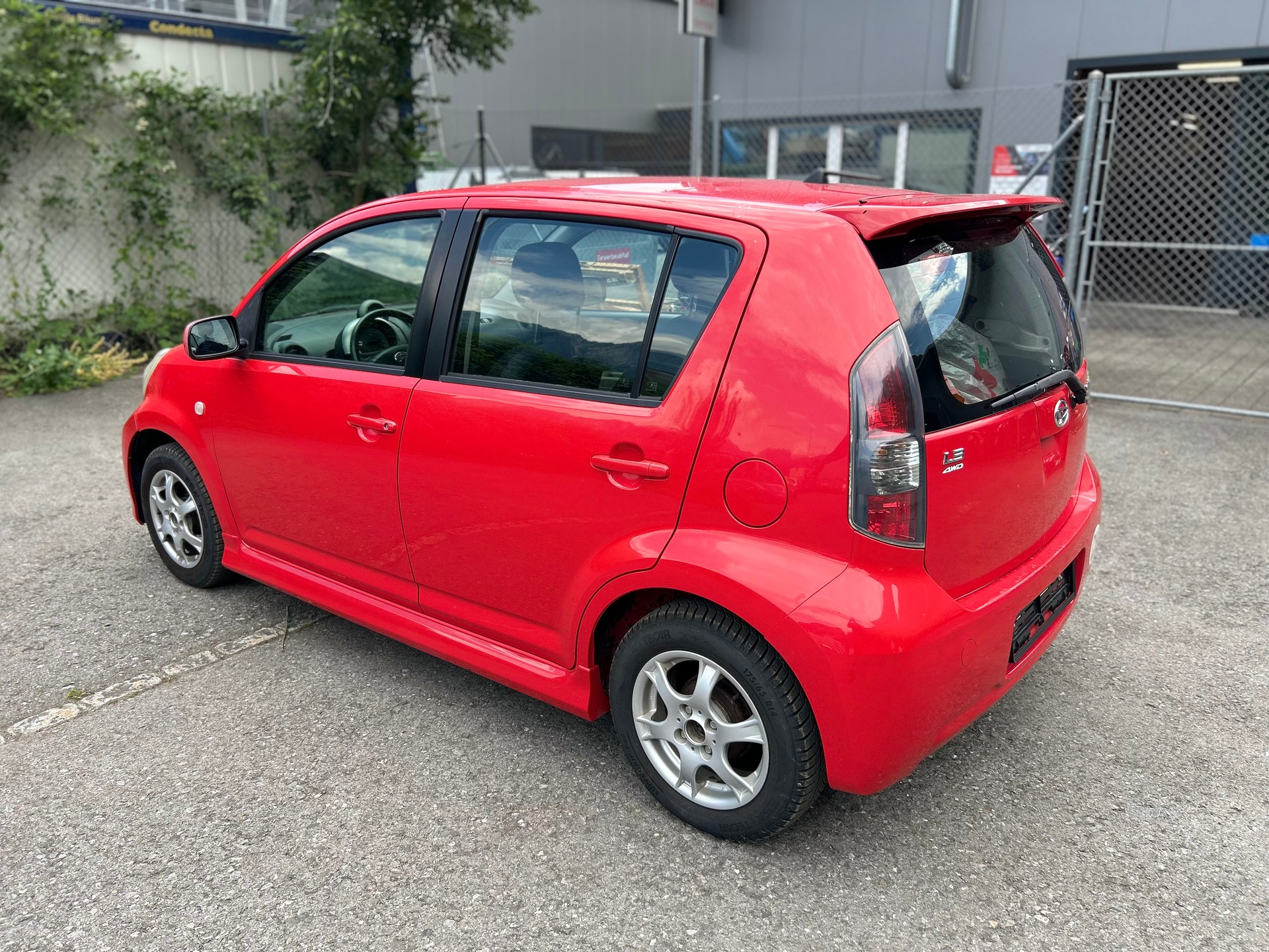DAIHATSU Sirion 1.3 S eco-4WD Automatik-image-3